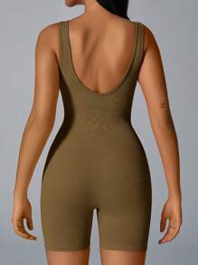 Tuta da donna alla moda, lavorata a coste, con vita stringata e spalline imbottite, adatta per uso esterno, primavera/estate