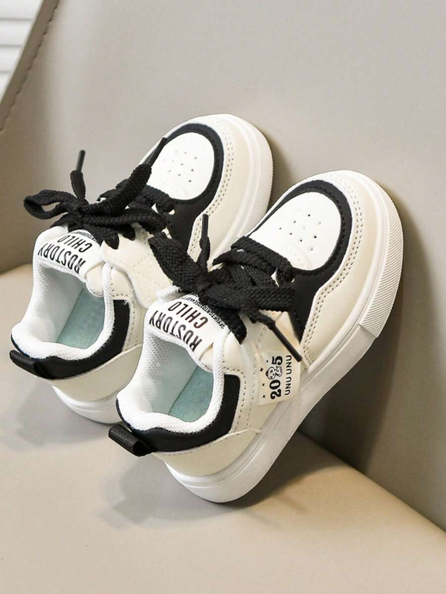 1 Pair Of Children's Casual Sports Shoes, Suitable For Campus Activities And Daily Travel, Low Cut, Suitable For Both Boy And Girl's Sneakers, Anti Slip And Wear-Resistant, 2025 Fashionable New Style, Fashionable Multifunctional - Black - View 1