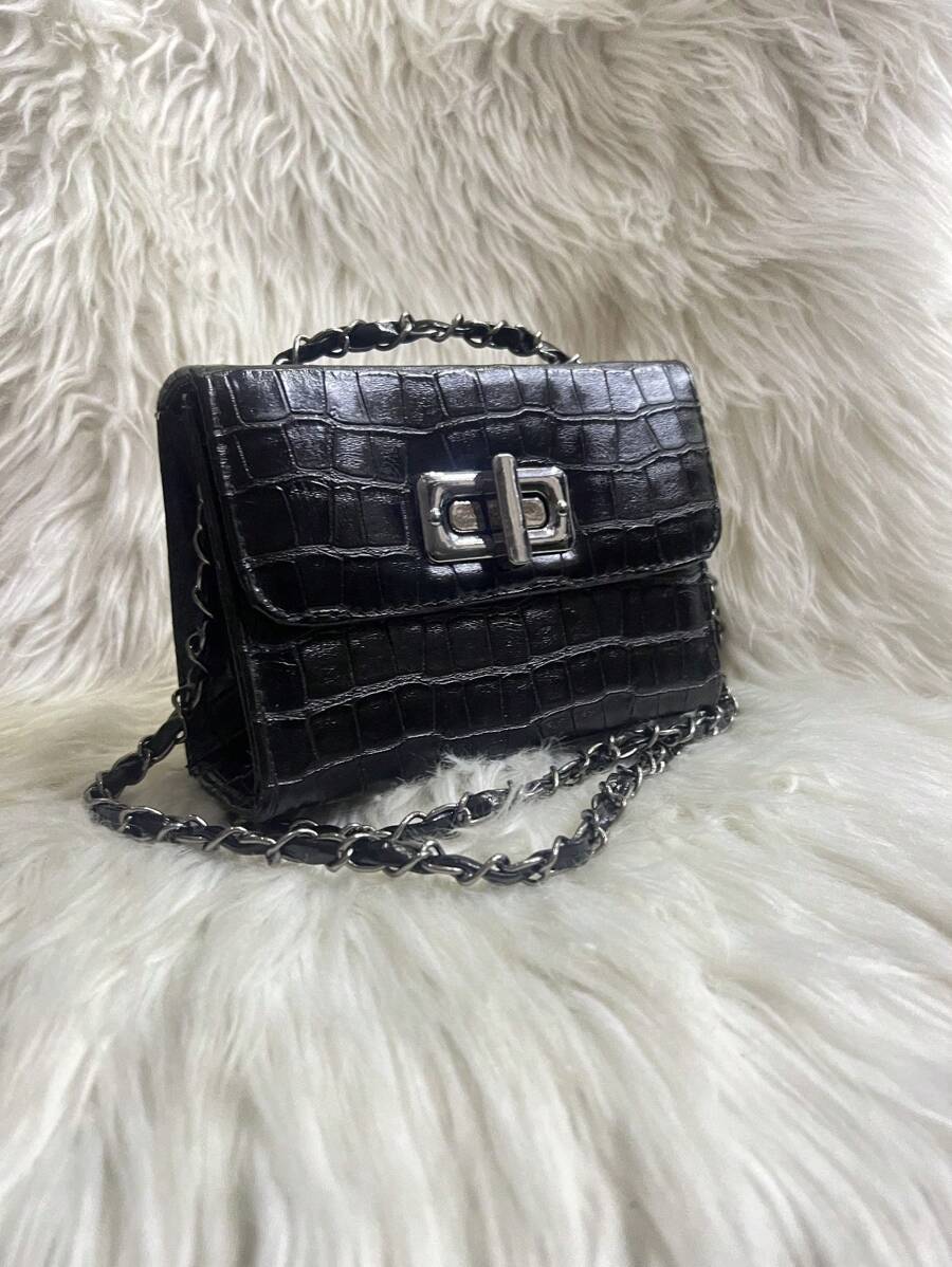 Women's Crocodile Shoulder Bag With Crossbody Strap And Swivel Closure - Hitam - View 1