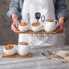 3 件套创意陶瓷调味盒套装 - 日式和韩式，包括带托盘的盖子和勺子，防锈，非常适合在厨房中储存盐、糖、辣椒和香料。非常适合家庭使用、餐饮服务设备和用品，适合所有厨师。