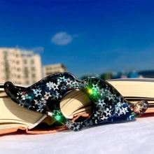 1pc Sparkling Star And Mustache Bookmark, Creative Starry Sky Bookmark Reading Assistant, Reading Accessory, Thumb Book Holder, Book Stand, Resin Bookmark, Book Press
