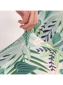 1pc Tropical Rainforest Leaf Print Milk Silk Sofa Cushion Cover, High Elasticity, Dust-Proof, Washable, All Season, Suitable For Outdoor Rattan Sofa