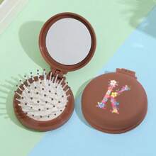 字母印花便携式迷你折叠发刷，配有集成镜子和头皮按摩功能 - 气囊垫，方便携带旅行 - 棕色 - 查看 34