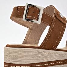 Been Class Camel Women's Sandal