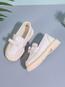 1 Pair Ivory Toddler/Girls' Simple Shiny Leather Princess Flats, Soft & Comfortable Thick Insole Round Toe Non-Slip Increased Height Fashion Loafers, Suitable For 3-15 Years Old Girls For Party, Dance, Daily Casual, Vacation, Spring/Autumn New