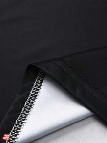 男士黑色短袖 T 恤，带有野性豹纹图案、铁丝网设计和“Keep Wild”字样，宽松版型，夏季休闲，街头服饰，适合街头和休闲穿着 - 黑色 - 查看 8