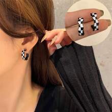 优雅设计耳钉，简约百搭大气耳环，C 形复古少女耳环 - 字母耳圈 - 查看 1