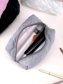 1pc Solid Colour Basic Style Cosmetic Bag,Large Capacity Basic Style Makeup Bag,Stylish And Portable Holds Lipstick, Toiletries, Coins, Keys, Etc,Travel Cosmetic Bag For Women
