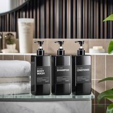LEAPAIR 2/3 pièces Bouteilles carrées noires de 500 ml/16,9 oz pour shampoing, gel douche et cosmétiques avec étiquettes. Bouteilles en plastique rechargeables avec pompe, bouteilles vides réutilisables pour distributeur de savon. Contenants de douche pour le gel douche, le shampoing, le revitalisant et la lotion