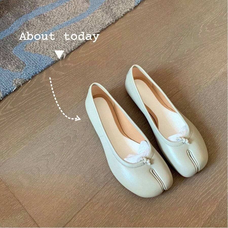 Schaffell Version ~ Soft Sole Pig Hoof Split Toe Shoes Women Made Of Genuine Leather Flat Mouth Flat Shoes Silver Mary Jane Small Leather Shoes - 白色 - 查看 1