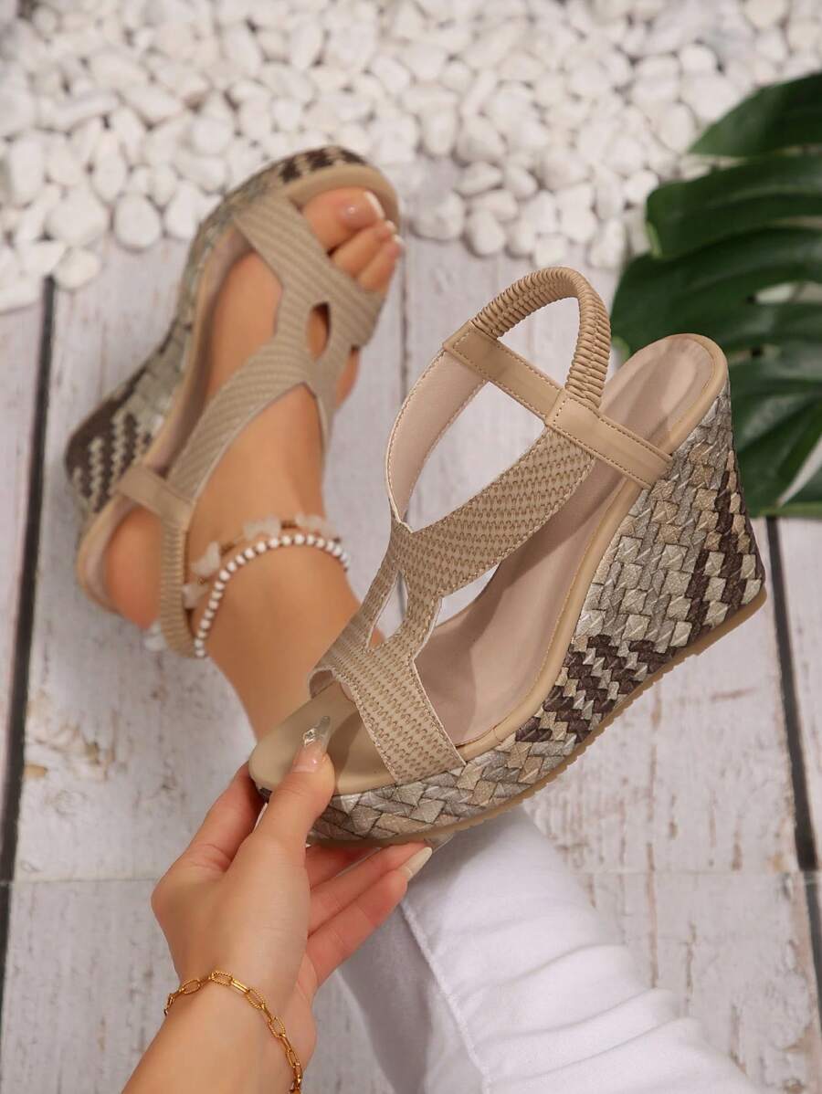 极简设计坡跟厚底凉鞋，优雅高跟沙滩鞋，花卉面料复古女士凉鞋，松紧后带，坡跟厚底性感新款时尚厚底防水凉鞋，舒适轻便高跟鞋