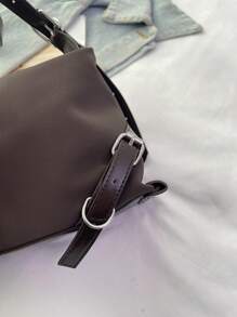Y2K 法国小众腋下单肩包，金属饰面优质油性皮革闪亮骑行者时尚街头风格斜挎包 - 棕色 - 查看 9