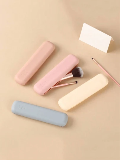 1件硅胶材质化妆刷收纳袋 大容量化妆包 袋中袋 便携多功能化妆工具包 旅行化妆收纳包 小美妆包 简约而不简单 硅胶材质/防水防污/易清洁/小巧便携/不易变形/ 大开口设计 更方便拿放 美妆工具 适合居家、通勤、旅行使用。