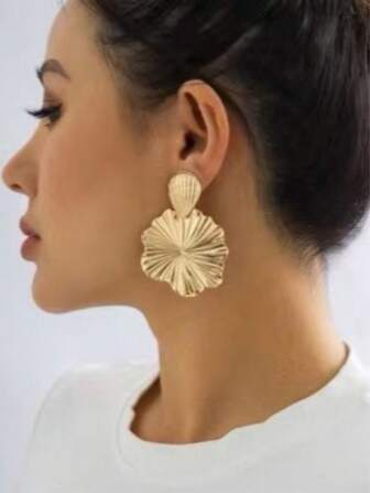 Unique Wrinkle Shell Shape Earrings, Personalized Liquid Metal Lotus Leaf Ear Ornament