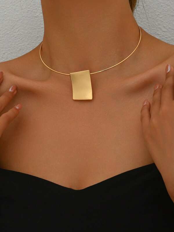 1pc Elegant Minimalist Geometric Square Necklace, Suitable For Women, Retro Minimalist Style, Zinc Alloy, Suitable For Daily And Holiday Wear, All-Season Accessory