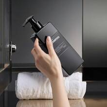 LEAPAIR 2/3 pièces Bouteilles carrées noires de 500 ml/16,9 oz pour shampoing, gel douche et cosmétiques avec étiquettes. Bouteilles en plastique rechargeables avec pompe, bouteilles vides réutilisables pour distributeur de savon. Contenants de douche pour le gel douche, le shampoing, le revitalisant et la lotion