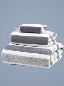 1条灰色简约涤纶纤维浴巾，尺寸70*140厘米或34*75厘米，可作厨房面巾/手巾使用，吸水性强，速干柔软，适合成人，四季皆宜，适用于浴室、酒店、健身房、旅行、派对、节日礼物、户外露营、海滩、沙龙、水疗中心等场所，也可用于返校季美容院、家庭浴室等场合。 - 灰色 - 查看 3