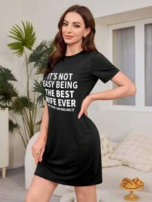 فستان بنطلون قصير بياقة دائرية وأكمام قصيرة للنساء، مع شعارات وطباعة أحرف بسيطة ، بنطلون قصير بياقة دائرية وأكمام قصيرة ، ثوب نوم مريح مناسب للمنزل ، الخروج ، الرياضة ، إلخ. - الأسود - مشاهدة 1