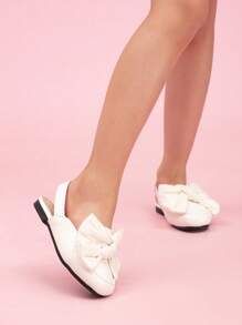 新款女童平底鞋，白色蝴蝶结后带鞋，儿童休闲公主凉鞋