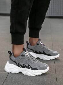 Unieke leren en mesh splicing ademende comfortabele casual dikke sneakers voor heren, dikke zool, hoogteverhogende antislip dagelijkse woon-werkverkeer outdoor sport sneakers