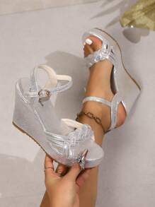 Sandal Wedges Wanita Kulit Perak Mengkilap dengan Dekorasi Simpul Kepang, Gaya Seksi untuk Musim Panas - Perak - View 3