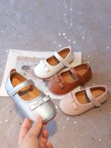 1 双新款春秋时尚简约蝴蝶结女婴鞋，幼儿钩环软底防滑舒适儿童平底鞋