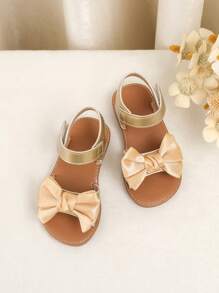 1 par de zapatos suaves con diseño de material de espejo, decoración de lazo y flor, apropiados para caminar y uso diario casual de niñas pequeñas, aplicables para primavera, verano, otoño e invierno