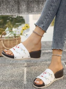 女式刺绣系带一脚蹬凉鞋，坡跟，时尚双色铆钉外底，舒适厚底鞋