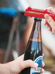 Abridor de botellas con forma de pistola divertida, lanzador, disparador, pistola de juego, abridor de botellas de cerveza creativo para juegos de bebida, familia, fiestas, bares, exteriores, barbacoas. Herramientas divertidas de uso doméstico