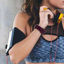 运动表带兼容 表带 38 毫米 40 毫米 41 毫米 42 毫米 44 毫米 45 毫米 49 毫米 男女款，柔软硅胶表带适用于 Series 9/8/7/6/5/4/3/2/1/SE/Ultra