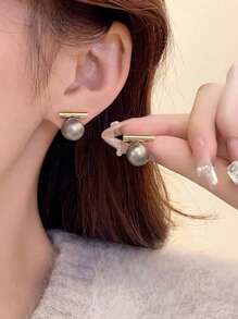 1 par de pendientes de perla gris de diseño vintage elegante y de alta gama para mujeres