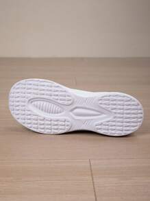 Scarpe da running da donna 2025, leggere e traspiranti in tessuto a rete, versione coreana di scarpe casual, scarpe da viaggio per signora, comode e morbide scarpe sportive
