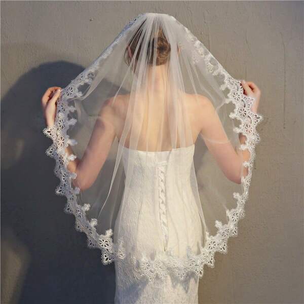 1M Véu Curto com Pente, Acabamento em Renda Delicada, Acessório para Vestido de Casamento