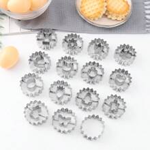 1 套波浪圆形饼干模具，11 件/9 件/2 件/3 件/4.5 厘米 9 件/4.5 厘米 4 件/7 厘米 4 件不锈钢饼干模具包括波浪、圆形、姜饼人、心形、郁金香、雪人、天使、雪花、鹿、圣诞树、铃铛、星星、花朵、蝴蝶、复活节彩蛋形状，适合烘焙饼干、糕点、情人节、复活节、万圣节等节日圣诞节圣诞装饰圣诞睡衣圣诞礼物圣诞装饰