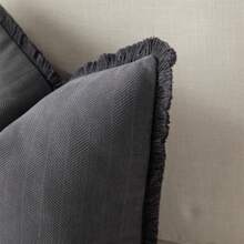 1 pieza Funda de cojín minimalista de unicolor con borlas de chenilla - Gris Oscuro - Ver 7