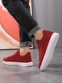 Men's Minimalist Casual Red Festival Patchwork Skate Shoes, Niche Fashion Front Lace-Up Outdoor Comfortable Versatile Sneakers