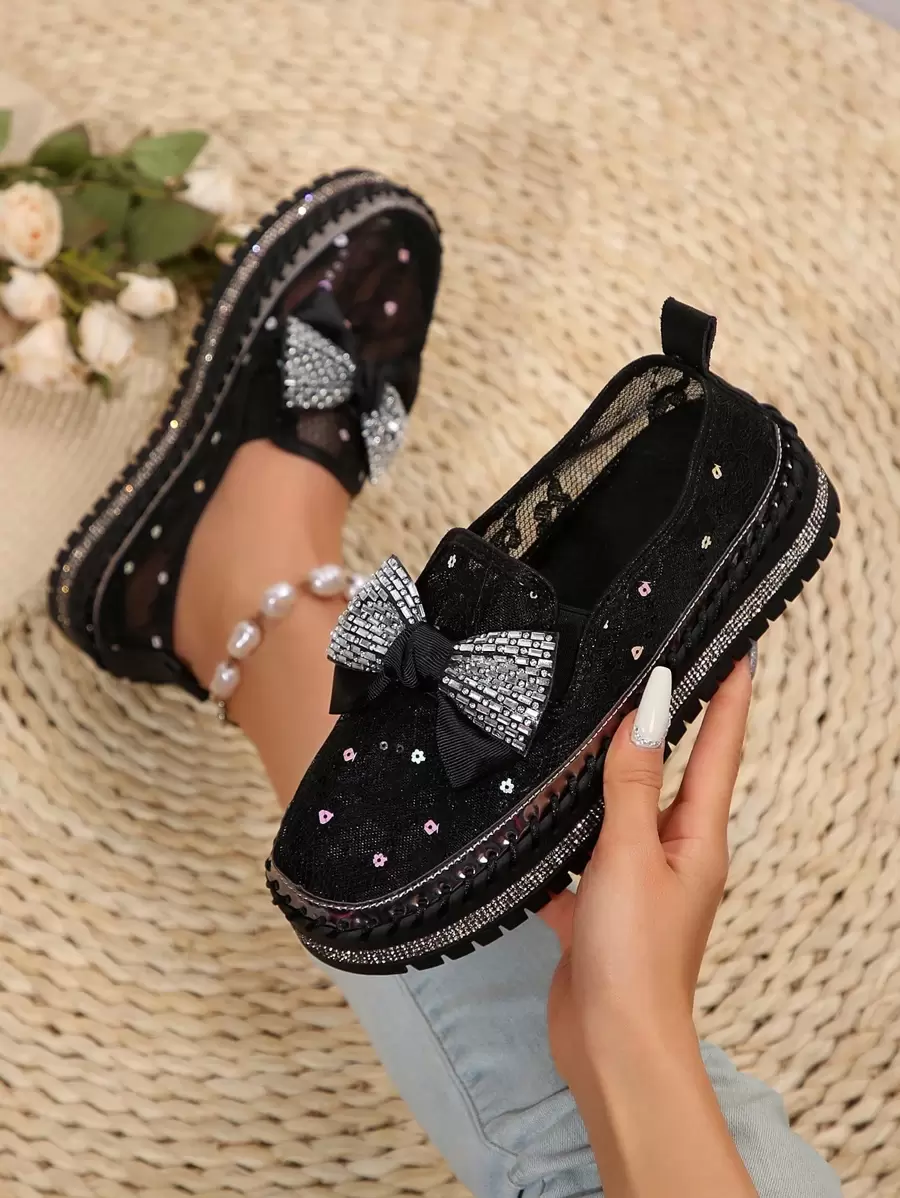 Damskie buty sportowe w dużych rozmiarach na jesień/zimę, zdobione kryształkami, przeszycia motylkowe, płaskie, okrągłe noski, gumka, buty codzienne, trampki damskie - Czarne - Zobacz 1