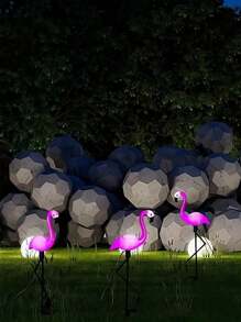 3 Piezas/1 Pieza Nuevas Luces de jardín con forma de flamenco alimentadas por energía solar, decoraciones de jardín, imitaciones de animales, luces de estaca LED a prueba de agua para exteriores, decoraciones para exteriores, creando una atmósfera ambiente. Adecuadas para decorar jardines, patios, estanques, porches y patios traseros. Un gran regalo para la familia en Navidad y Acción de Gracias.