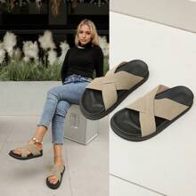 女士新款金属扣装饰交叉带人字凉鞋，适合海滩、户外、通勤、工作、购物、露营，加厚鞋底