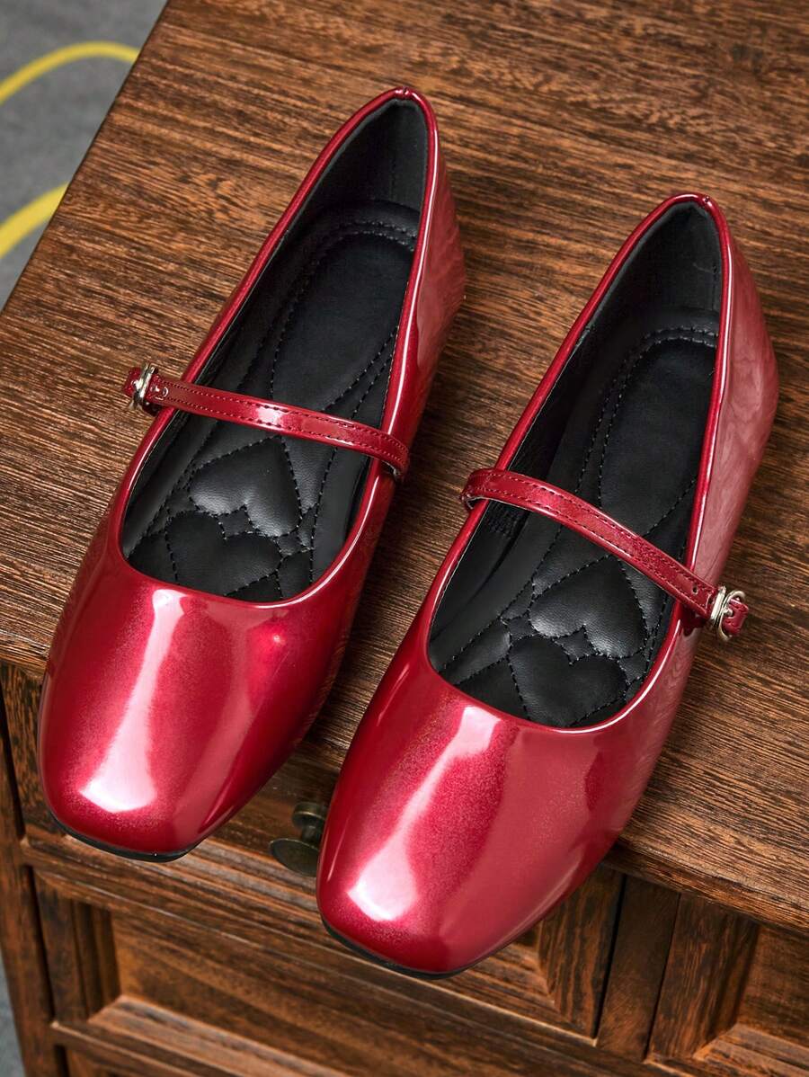 Chaussures plates élégantes de haute qualité pour femmes, à bout carré, noires et sans lacets. Ballerines polyvalentes pour le bureau ou le casual, conçues pour le loisir extérieur au printemps et en automne - Rouge foncé - Voir 1