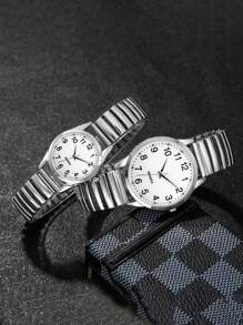 2 piezas Reloj de cuarzo casual de moda con diseño de números en esfera blanca, pulsera de aleación elástica unisex. Un regalo para él, elegido para el Día de San Valentín, reloj a juego, adecuado para cualquier ocasión