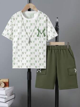 2 件套男童字母全印花 T 恤和短裤套装，休闲，夏季