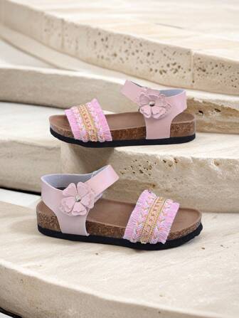 夏季女童流苏软木底凉鞋 - 波西米亚风格舒适柔软，露趾，超纤 PU 材质，非常适合公主假日时尚穿着；[由于加热过程产生的轻微木质气味属于工艺问题，不影响购买]