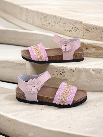 夏季女童流苏软木底凉鞋 - 波西米亚风格舒适柔软，露趾，超纤 PU 材质，非常适合公主假日时尚穿着；[由于加热过程产生的轻微木质气味属于工艺问题，不影响购买]