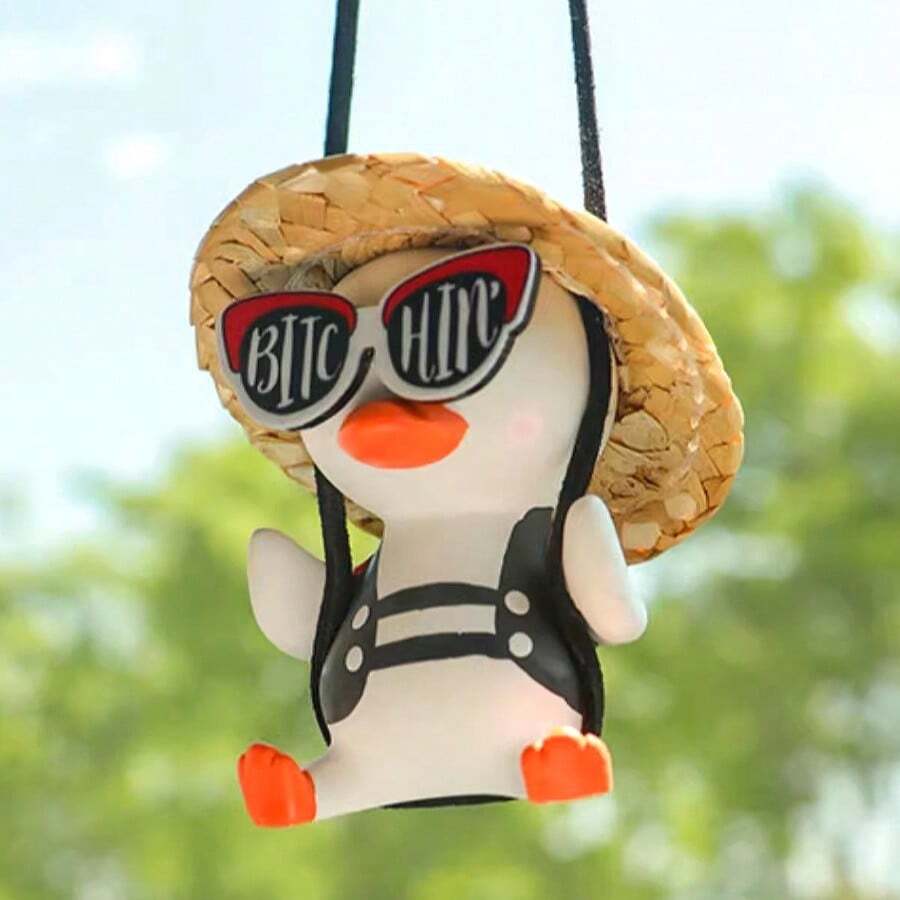 1 件带大头鸭、黑马夹、太阳镜和草帽的汽车吊坠，流行汽车内饰装饰吊坠 - 白色 - 查看 1