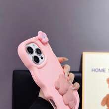 1pc Candy-Colored Wavy Floral & Small Bear Kickstand Phone Case Compatible With Iphone 16, Galaxy S24 Ultra, Infinix Smart 8/Infinix Hot 40i/Tecno Spark 20/Tecno Spark 20C/Tecno Spark Go 2024