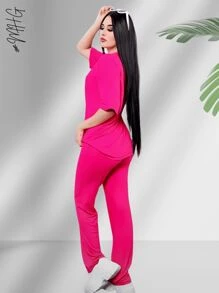 Conjunto Mujer 2 Piezas Estilo Streetwear – Playera Suelta Oversize con Pantalón Recto, Outfit Fashion Cómodo para Diario y Salidas Set Casual Mujer con Blusa Amplia Camiseta de hombros caídos y pantalones lisos - Rosa Fucsia - Ver 2