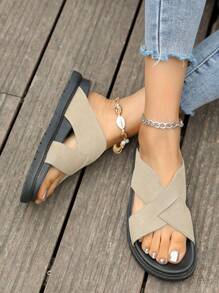 女士新款金属扣装饰交叉带人字凉鞋，适合海滩、户外、通勤、工作、购物、露营，加厚鞋底