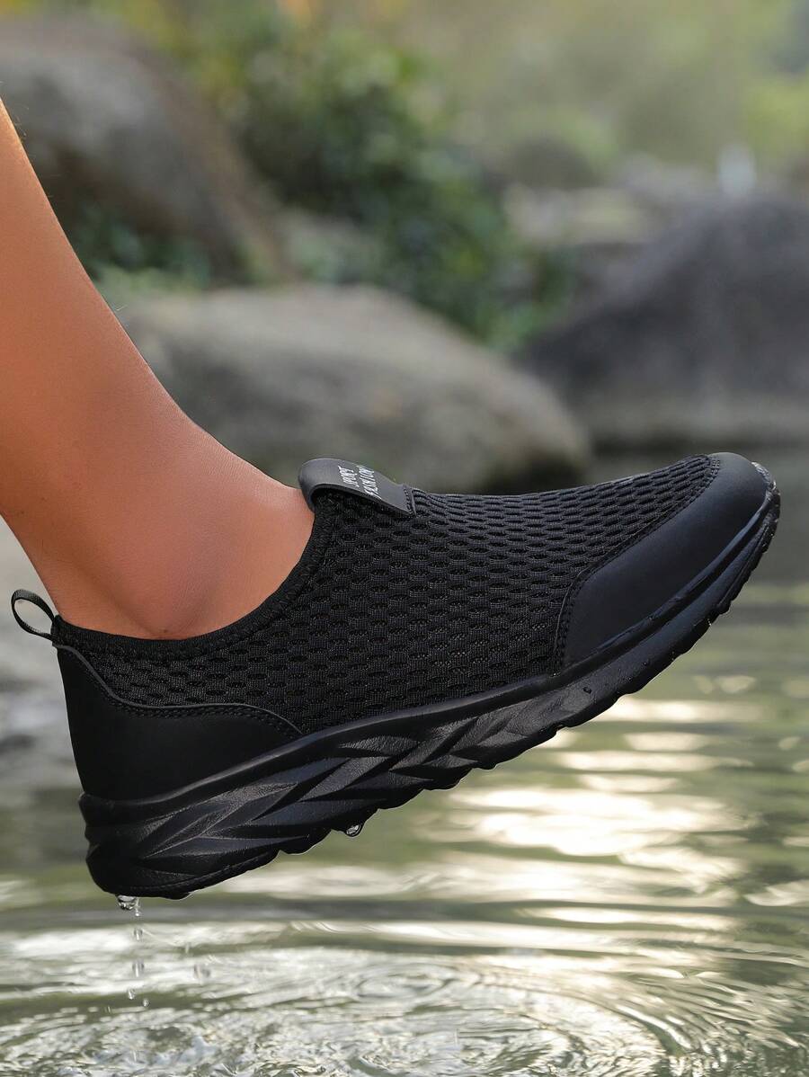 Giày thể thao Unisex Slip-On Casual, Giày thể thao lưới thoáng khí cho nam, Giày thể thao ngoài trời nhẹ phù hợp để mang hàng ngày, Size 36-45 - màu đen - Xem 1