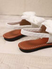 1 par de sandalias planas blancas de talla grande para niñas bebés/niñas pequeñas, con decoración de lazo de malla de unicolor, correa elástica en la parte trasera, punta redonda, suela antideslizante y ligera, estilo gladiador de moda para el verano, adecuadas para niñas de 3 a 15 años para uso diario, fiestas y viajes
